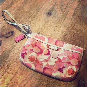 Coach Wristlet Pink